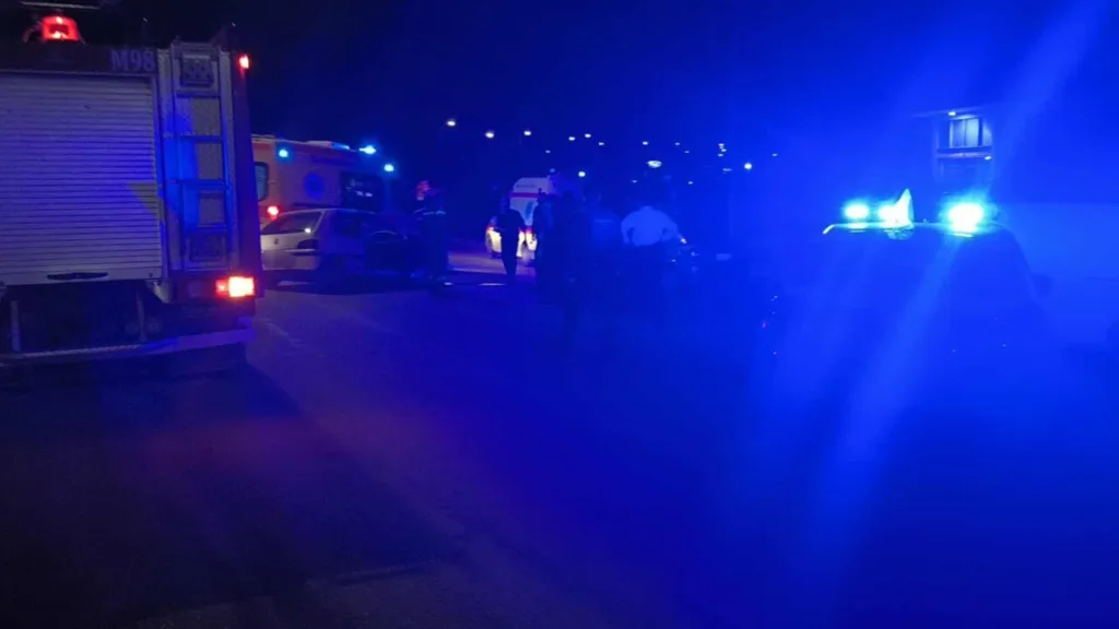 Ερμίτσα: Τροχαίο με σφοδρή σύγκρουση δύο αυτοκινήτων, ΦΩΤΟ