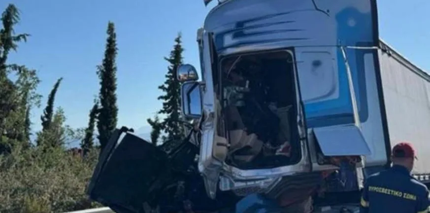 Τροχαίο με σύγκρουση νταλικών στη ΒΙΠΕ, βλάβη φορτηγού και ουρές στην Πατρών - Πύργου