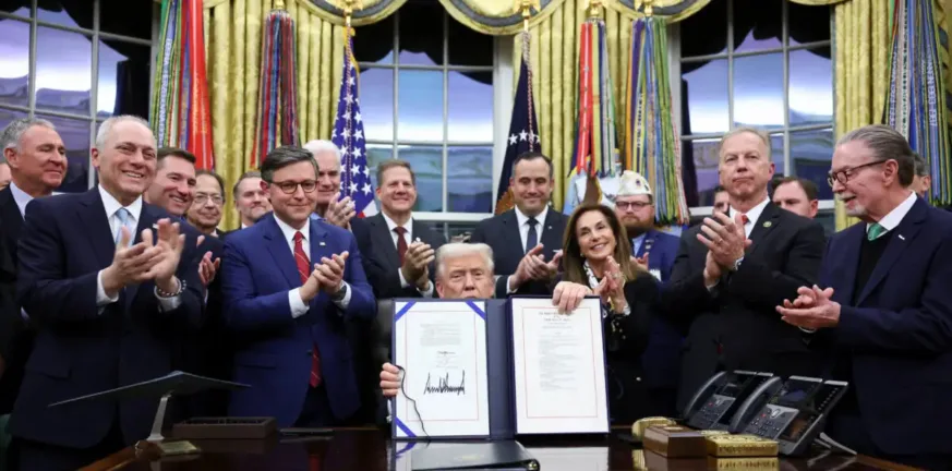 Τέλος στο μεγαλύτερο shutdown στη ιστορία των ΗΠΑ με υπογραφή Τραμπ