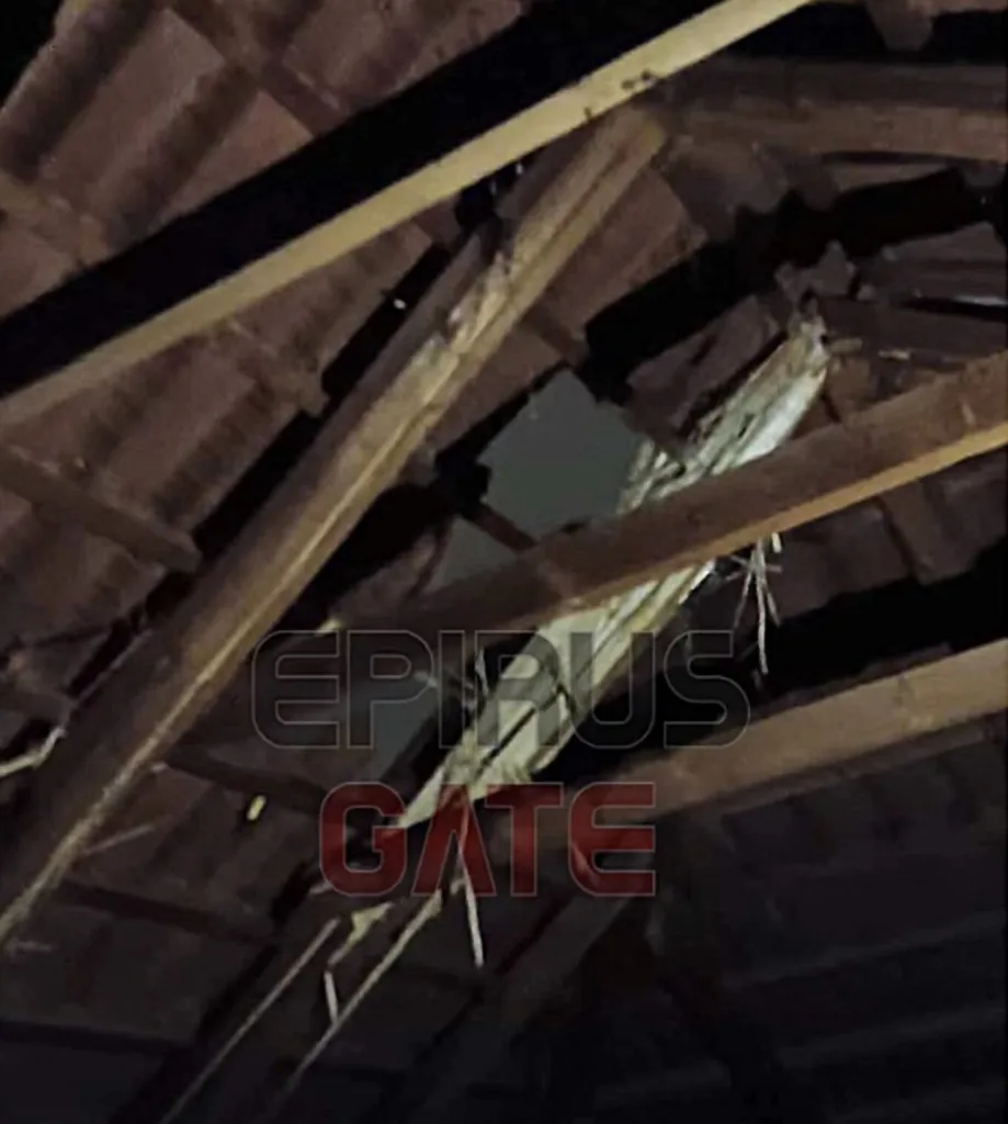 Καιρός: Ο χειμώνας έρχεται για να μείνει, έπεσε κεραυνός σε στέγη πολυκατοικίας! ΦΩΤΟ, ΒΙΝΤΕΟ Καιρός: Ο χειμώνας έρχεται για να μείνει, έπεσε κεραυνός σε στέγη πολυκατοικίας! ΦΩΤΟ, ΒΙΝΤΕΟ