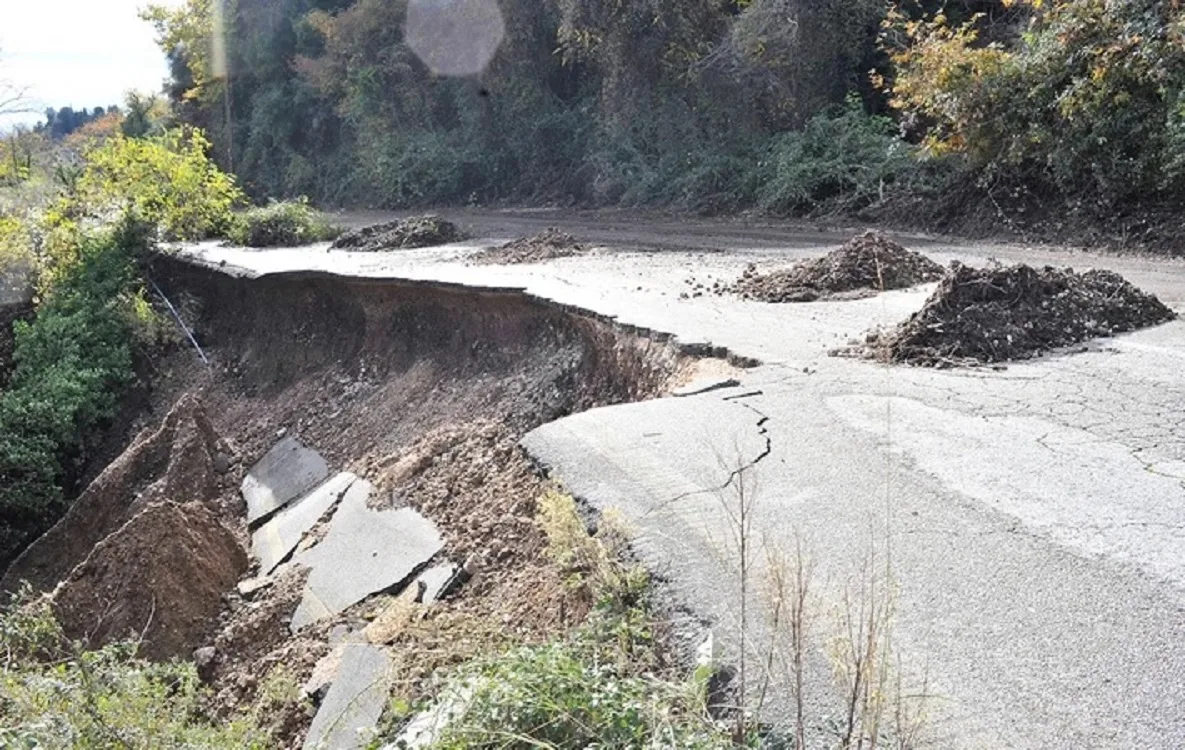 Σφοδρές καταστροφές στα Τζουμέρκα: Αυτοψία Δήμα με εικόνες πλήρους διάλυσης σε υποδομές και οδικό δίκτυο ΦΩΤΟ-ΒΙΝΤΕΟ Σφοδρές καταστροφές στα Τζουμέρκα: Αυτοψία Δήμα με εικόνες πλήρους διάλυσης σε υποδομές και οδικό δίκτυο ΦΩΤΟ-ΒΙΝΤΕΟ