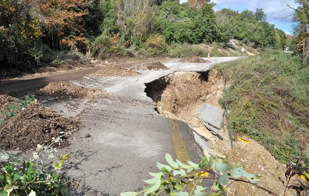 Σφοδρές καταστροφές στα Τζουμέρκα: Αυτοψία Δήμα με εικόνες πλήρους διάλυσης σε υποδομές και οδικό δίκτυο ΦΩΤΟ-ΒΙΝΤΕΟ