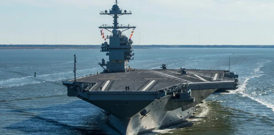 «Τύμπανα» πολέμου στη Βενεζουέλα, τι σηματοδοτεί η άφιξη αμερικανικού αεροπλανοφόρου