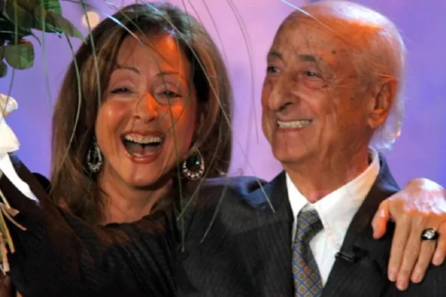 Έφυγε από τη ζωή στα 102 ο Λεό Λέανδρος: Ο πατέρας και δημιουργός πίσω από τις πρώτες επιτυχίες της Βίκυ Λέανδρος Έφυγε από τη ζωή στα 102 ο Λεό Λέανδρος: Ο πατέρας και δημιουργός πίσω από τις πρώτες επιτυχίες της Βίκυ Λέανδρος