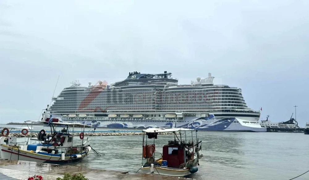 Στο Κατάκολο το εντυπωσιακό κρουαζιερόπλοιο Norwegian Viva που διαθέτει 40 εστιατόρια, ΦΩΤΟ, ΒΙΝΤΕΟ!