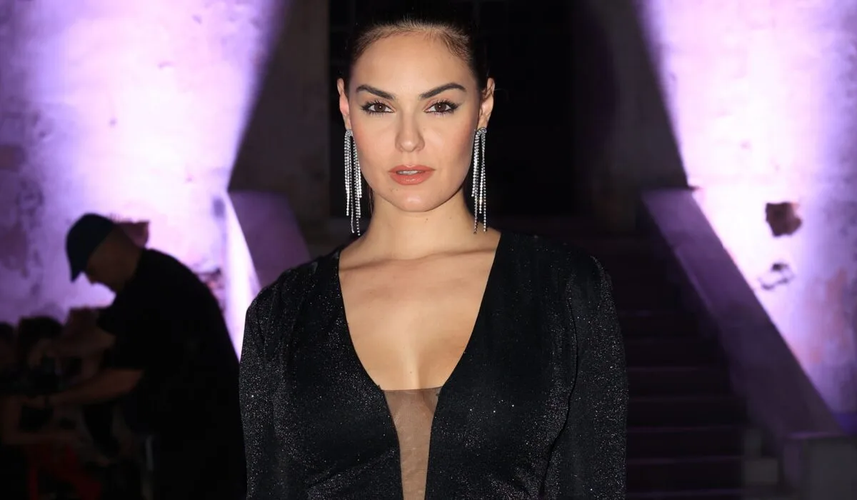 «5 εκατ. ευρώ, πάνω σε ένα μεγάλο τραπέζι, με ένα τεράστιο πουγκί με 1.500 χρυσές λίρες», η Βρισηίδα Ανδριώτου για όσα βίωσε με Μαρτίκα «5 εκατ. ευρώ, πάνω σε ένα μεγάλο τραπέζι, με ένα τεράστιο πουγκί με 1.500 χρυσές λίρες», η Βρισηίδα Ανδριώτου για όσα βίωσε με Μαρτίκα