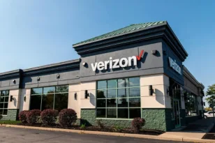 Αυτός είναι ο κολοσσός των τηλεπικοινωνιών που προχωρά σε 13.000 απολύσεις!