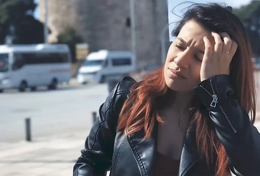 ΒΙΝΤΕΟ με θύματα γυναικοκτονιών να «ζωντανεύουν» μέσω Τεχνητής Νοημοσύνης