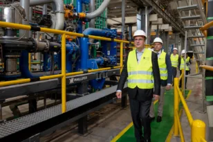 Χατζηδάκης: «Η ελληνική βιομηχανία αντέχει και δημιουργεί νέες θέσεις εργασίας»