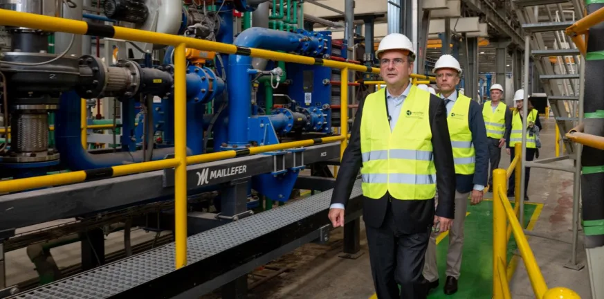 Χατζηδάκης: «Η ελληνική βιομηχανία αντέχει και δημιουργεί νέες θέσεις εργασίας»