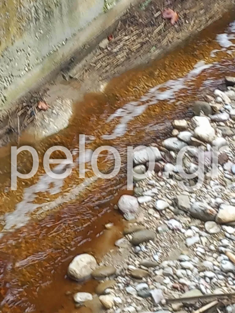 Πάτρα: Η Ξερόλακκα «μίλησε» με την πρώτη βροχή - Πλημμύρισε λάσπη και αφρούς ΦΩΤΟ Πάτρα: Η Ξερόλακκα «μίλησε» με την πρώτη βροχή - Πλημμύρισε λάσπη και αφρούς ΦΩΤΟ