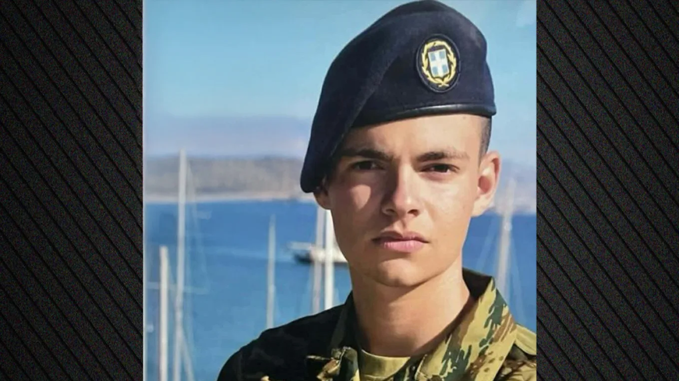 «Δεν σου συγχωρώ την πίκρα που μας έδωσες … καλή αντάμωση…….», σπαρακτική η μαντινάδα πατέρα του 19χρονου στρατιώτη «Δεν σου συγχωρώ την πίκρα που μας έδωσες … καλή αντάμωση…….», σπαρακτική η μαντινάδα πατέρα του 19χρονου στρατιώτη