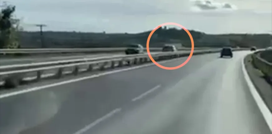 Δεν έχει ξαναγίνει: Οδηγούσε ανάποδα στην Εθνική Οδό Θεσσαλονίκης-Μουδανιών, δεν σταμάτησε σε σινιάλο και συνέχισε ανενόχλητος! ΒΙΝΤΕΟ