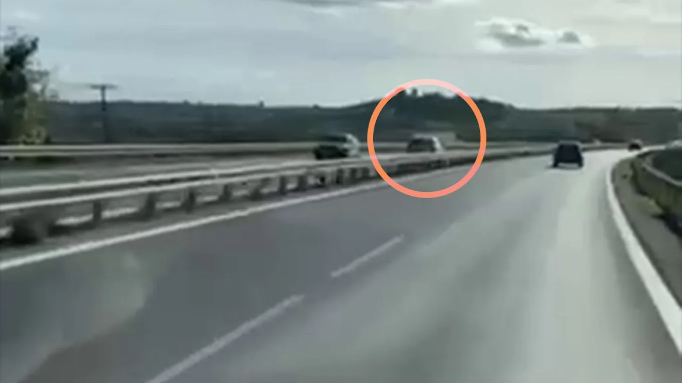 Δεν έχει ξαναγίνει: Οδηγούσε ανάποδα στην Εθνική Οδό Θεσσαλονίκης-Μουδανιών, δεν σταμάτησε σε σινιάλο και συνέχισε ανενόχλητος! ΒΙΝΤΕΟ