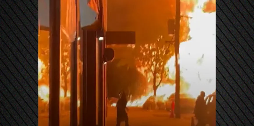 Νέα Υόρκη: Εκρηξη αυτοκινήτου στο Μπρονξ με 7 τραυματίες - Συγκλονιστικό βίντεο