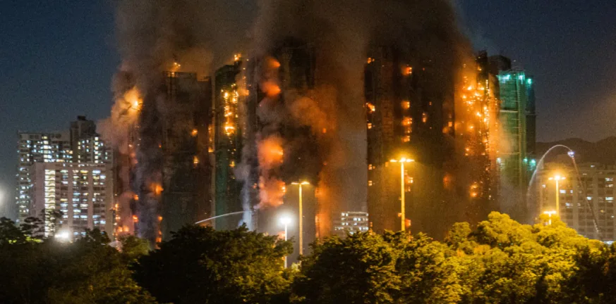 Χονγκ Κονγκ: 36 νεκροί και 279 αγνοούμενοι μετά την φωτιά στους ουρανοξύστες
