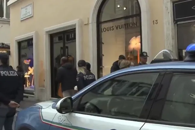 Ιταλία: Λήστεψαν αποθήκη της Louis Vuitton στο κέντρο της Ρώμης ΒΙΝΤΕΟ