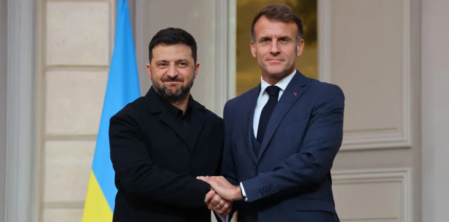 «Καρφί» Μακρόν για Τραμπ: «Υποψήφιοι πρόεδροι υπόσχονταν να λήξουν τον πόλεμο σε 24 ώρες, η πραγματικότητα ήταν άλλη»