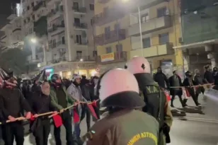 Θεσσαλονίκη: Ολοκληρώθηκε σε ηλεκτρισμένη ατμόσφαιρα η πορεία για την 52η επέτειο του Πολυτεχνείου, ΒΙΝΤΕΟ