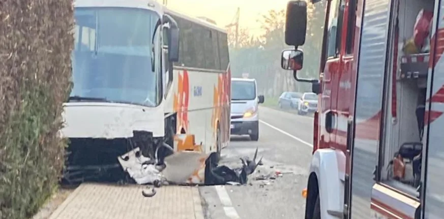 Ιταλία: Σύγκρουση σχολικού λεωφορείου με αυτοκίνητο στο Τορίνο - Ενας νεκρός, 22 μαθητές τραυματίες