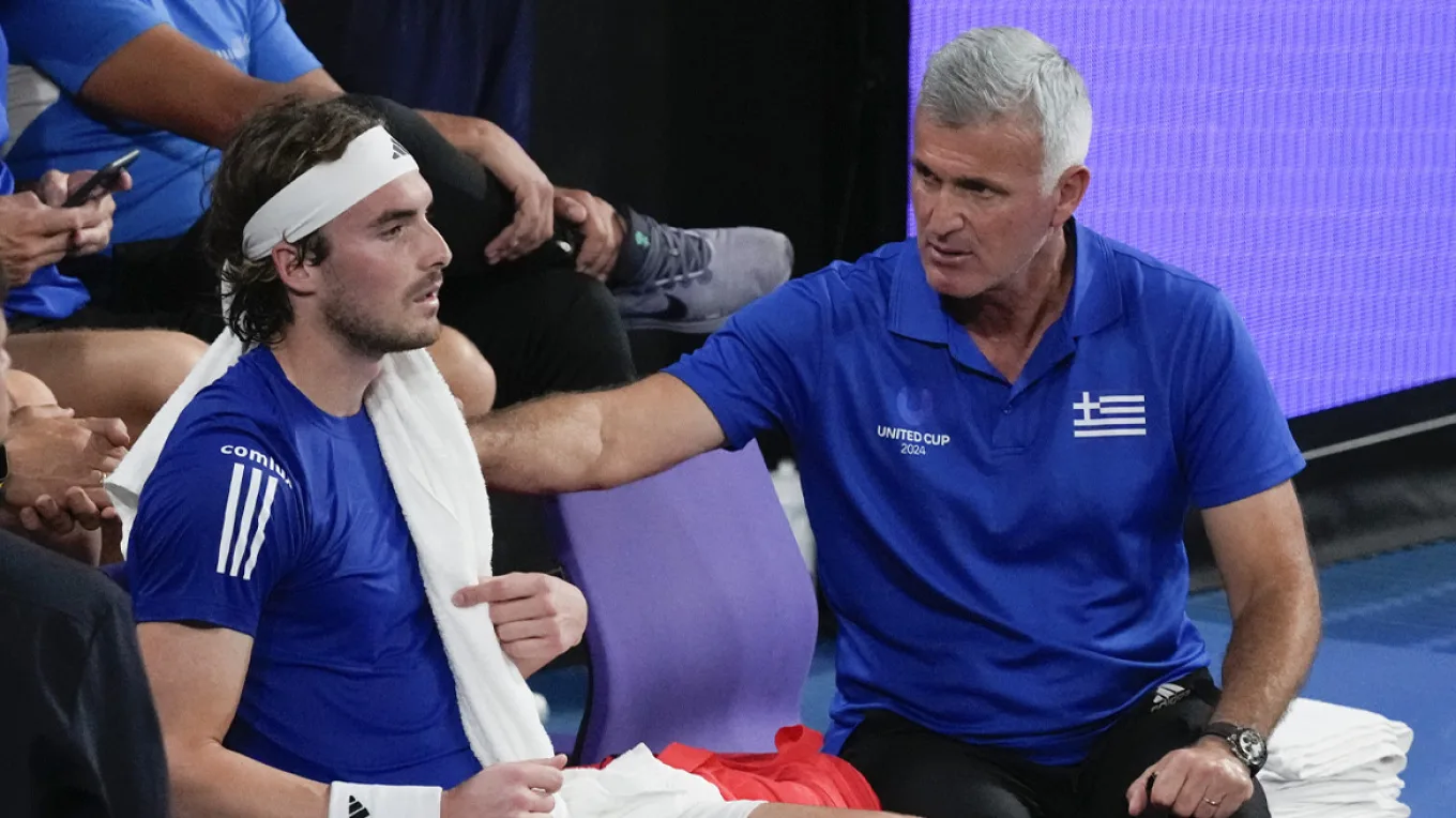 Ο πατέρας Τσιτσιπάς υποστήριξε ότι εκείνος οδηγούσε με 213 χλμ. την Lotus