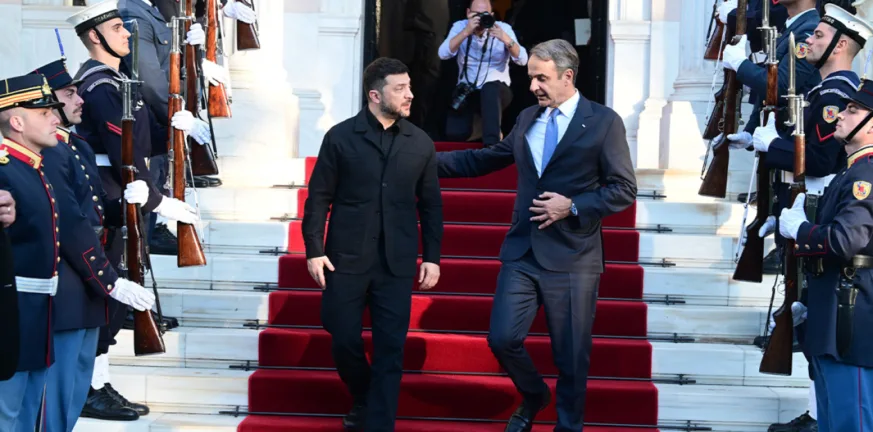 Έξι ώρες στην Αθήνα: Ενεργειακές συμφωνίες, άμυνα και κοινή γραμμή για την ειρήνη στο επίκεντρο της επίσκεψης Ζελένσκι