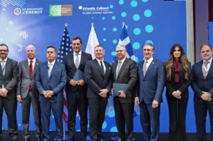 Υδρογονάνθρακες στο Ιόνιο: Γραφειοκρατία, ΣτΕ και τοπικές αντιδράσεις – Οι «εξετάσεις» της Πολιτείας