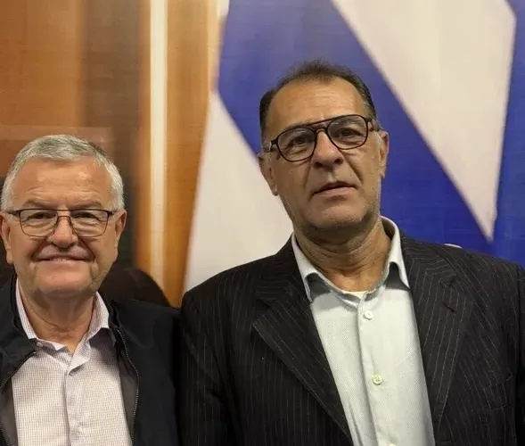 Εκλογές ΔΕΕΠ ΝΔ Αχαΐας: Ο Δημήτρης Καραΐσκος με τον Αντώνη Κουνάβη Εκλογές ΔΕΕΠ ΝΔ Αχαΐας: Ο Δημήτρης Καραΐσκος με τον Αντώνη Κουνάβη