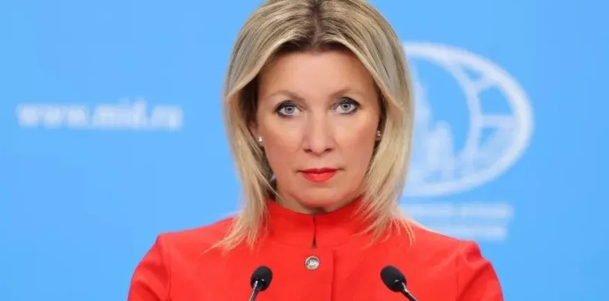 Ζαχάροβα: «Ευρωπαϊκά μέσα ενημέρωσης και πολιτικοί υπονομεύουν τις αμερικανικές προσπάθειες για ειρήνη»