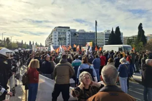 O Δήμαρχος Ήλιδας συμμετείχε ενεργά στη Συγκέντρωση Διαμαρτυρίας της ΚΕΔΕ έξω από τη Βουλή ΦΩΤΟ