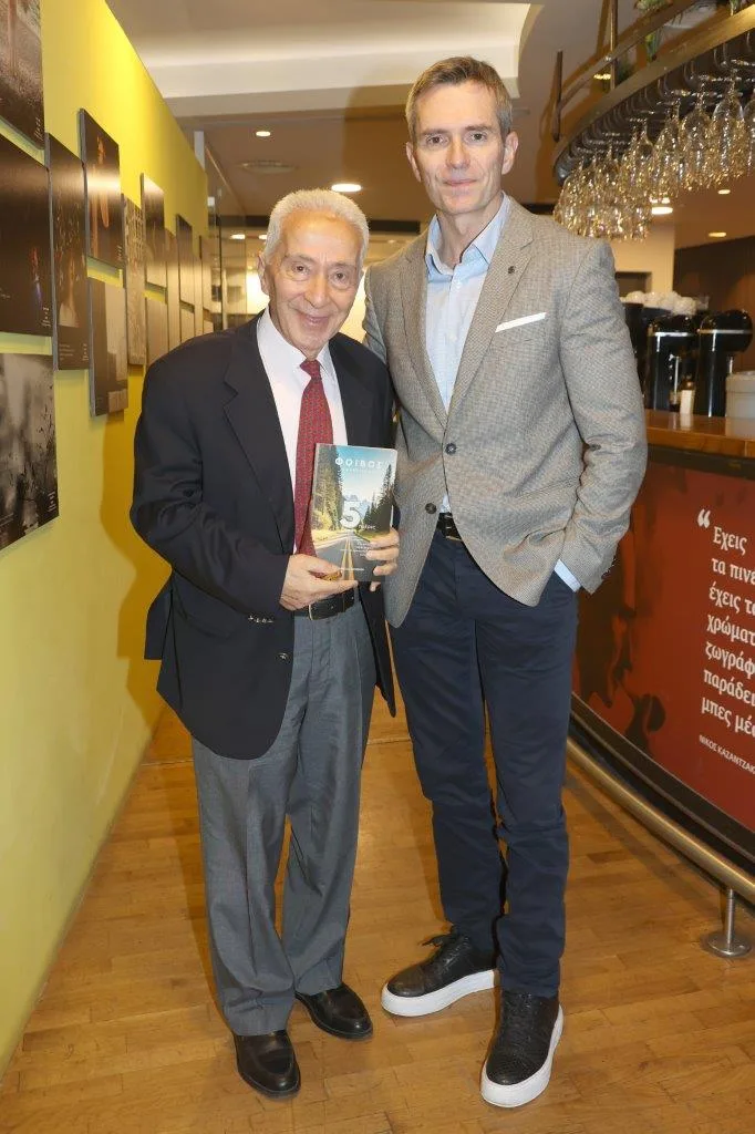 Ο Φοίβος Καρακίτσος παρουσίασε το νέο του βιβλίο στον «Ιανό»