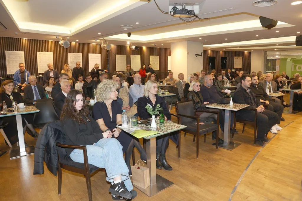 Ο Φοίβος Καρακίτσος παρουσίασε το νέο του βιβλίο στον «Ιανό»