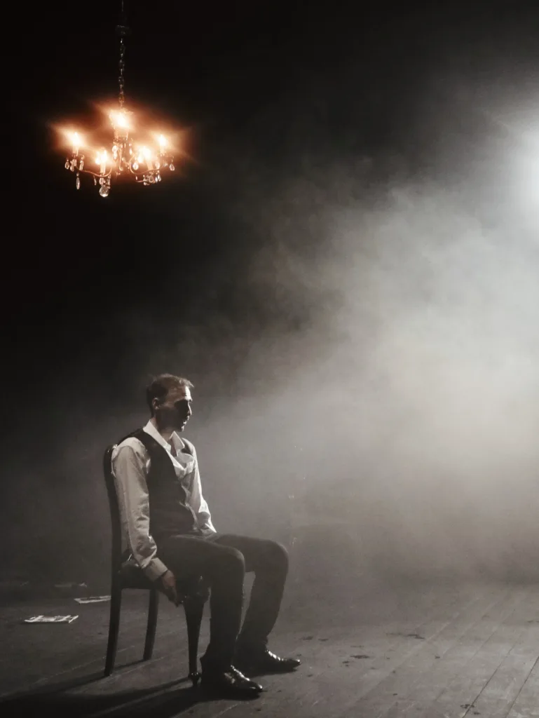 Βασίλης Κόκκαλης: «Το “Ταξίδι μεγάλης μέρας μέσα στη νύχτα” δεν τελειώνει όταν πέσει η αυλαία» Βασίλης Κόκκαλης: «Το “Ταξίδι μεγάλης μέρας μέσα στη νύχτα” δεν τελειώνει όταν πέσει η αυλαία»