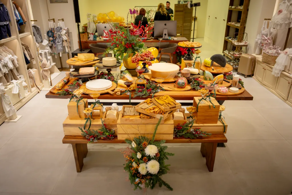 Ευχαριστήριο από την τοπική επιχείρηση Κατριβέση Γάμος-Βάπτιση για τη μεγάλη επιτυχία των εγκαινίων του καταστήματος