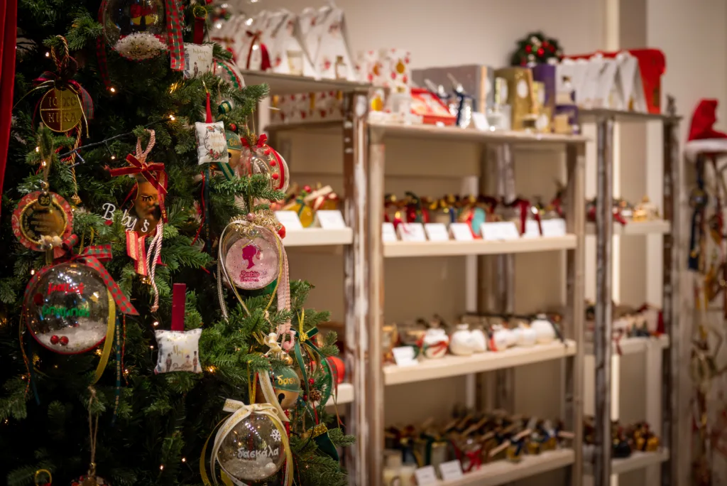 Ευχαριστήριο από την τοπική επιχείρηση Κατριβέση Γάμος-Βάπτιση για τη μεγάλη επιτυχία των εγκαινίων του καταστήματος