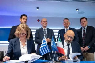 Υπογράφηκε από τη Hellenic Train η παραγγελία για 23 νέα τρένα συνολικής επένδυσης 420 εκατ. ευρώ