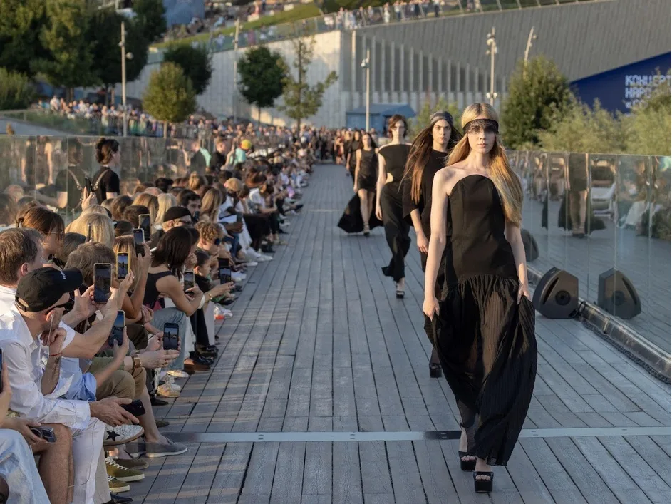 Το Άνοιγμα Νέων Κέντρων Μόδας Το Άνοιγμα Νέων Κέντρων Μόδας