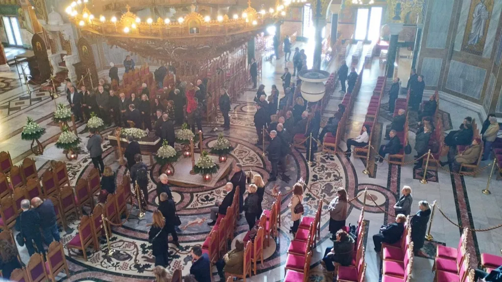 Πάτρα: Σε κλίμα βαθιάς συγκίνησης η κηδεία του πατρινού δημοσιογράφου Δημήτρη Χωρίτου