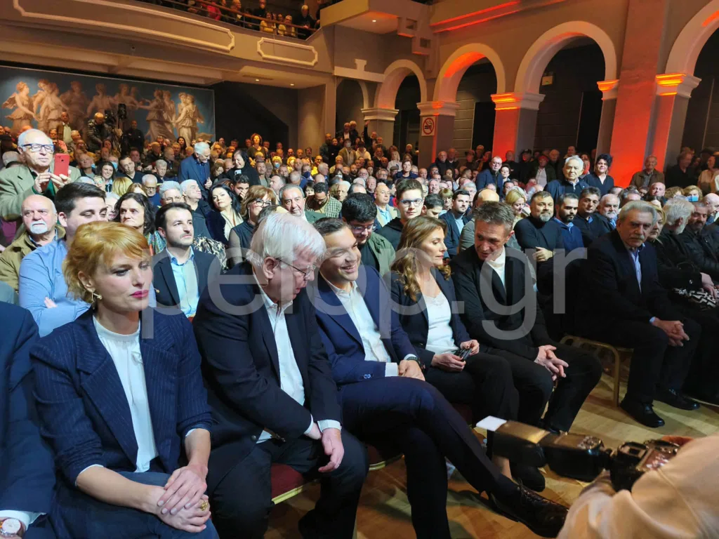 Πάτρα - Δείτε ΖΩΝΤΑΝΑ την παρουσίαση της «Ιθάκης» του Αλέξη Τσίπρα – Δρακόντεια μέτρα ασφαλείας στον χώρο Πάτρα - Δείτε ΖΩΝΤΑΝΑ την παρουσίαση της «Ιθάκης» του Αλέξη Τσίπρα – Δρακόντεια μέτρα ασφαλείας στον χώρο