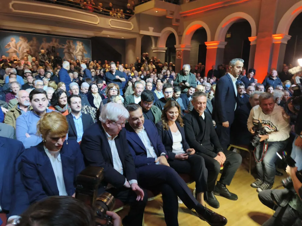 Αλέξης Τσίπρας από την Πάτρα: «Το φάντασμα της Ιθάκης πλανιέται πάνω από το καθεστώς τους»