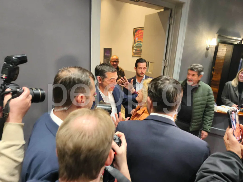 Πάτρα - Δείτε ΖΩΝΤΑΝΑ την παρουσίαση της «Ιθάκης» του Αλέξη Τσίπρα – Δρακόντεια μέτρα ασφαλείας στον χώρο Πάτρα - Δείτε ΖΩΝΤΑΝΑ την παρουσίαση της «Ιθάκης» του Αλέξη Τσίπρα – Δρακόντεια μέτρα ασφαλείας στον χώρο