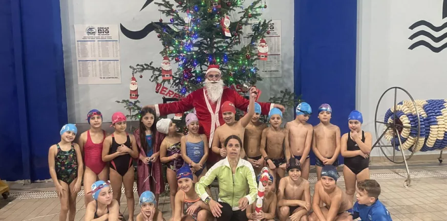Ο Αγιος Βασίλης στο κολυμβητήριο «Α. Πεπανός» για τα παιδιά της ΝΕΠ - Φωτογραφίες