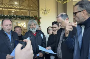 Οι δεσμεύσεις του Ανδρέα Φίλια σε τετ α τετ με κτηνοτρόφους στο Μεσολόγγι