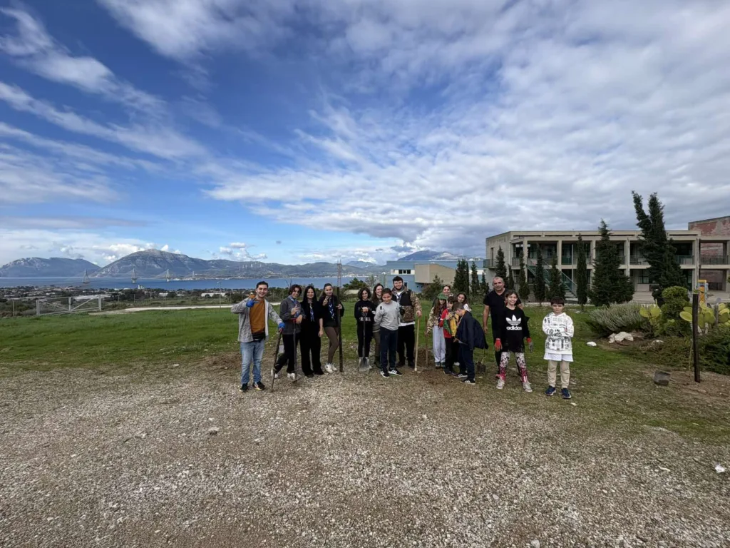 Δενδροφύτευση στα Αρσάκεια Σχολεία Πατρών ΦΩΤΟ