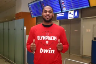 Ολυμπιακός – Μόρις: «Ο Μπαρτζώκας μού ζήτησε να κάνω το παιχνίδι μου, να μην ξαναγυρίσω στο ΝΒΑ»