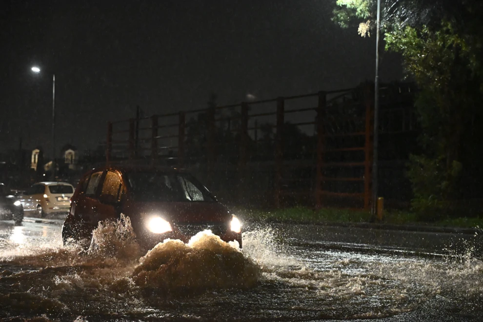 Η κακοκαιρία Byron πνίγει την Αττική, που τη μετέτρεψε σε απέραντο ποτάμι! Μήνυμα του 112, οι προβλέψεις για τις επόμενες ώρες, ΦΩΤΟ, ΒΙΝΤΕΟ
