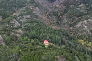 Τα 17 ξωκλήσια της μνήμης στο Άνω Καστρίτσι – Στο περιοδικό «Trip» που κυκλοφορεί 