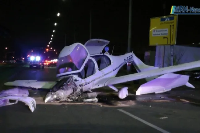 Μάνχαϊμ: Μονοκινητήριο συνετρίβη σε δρόμο κατά την αναγκαστική προσγείωση - Σοβαρά τραυματίας ο πιλότος