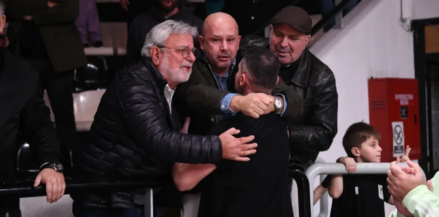 Η αφιέρωση του Τζαμάκου στον πρόεδρο του Απόλλωνα