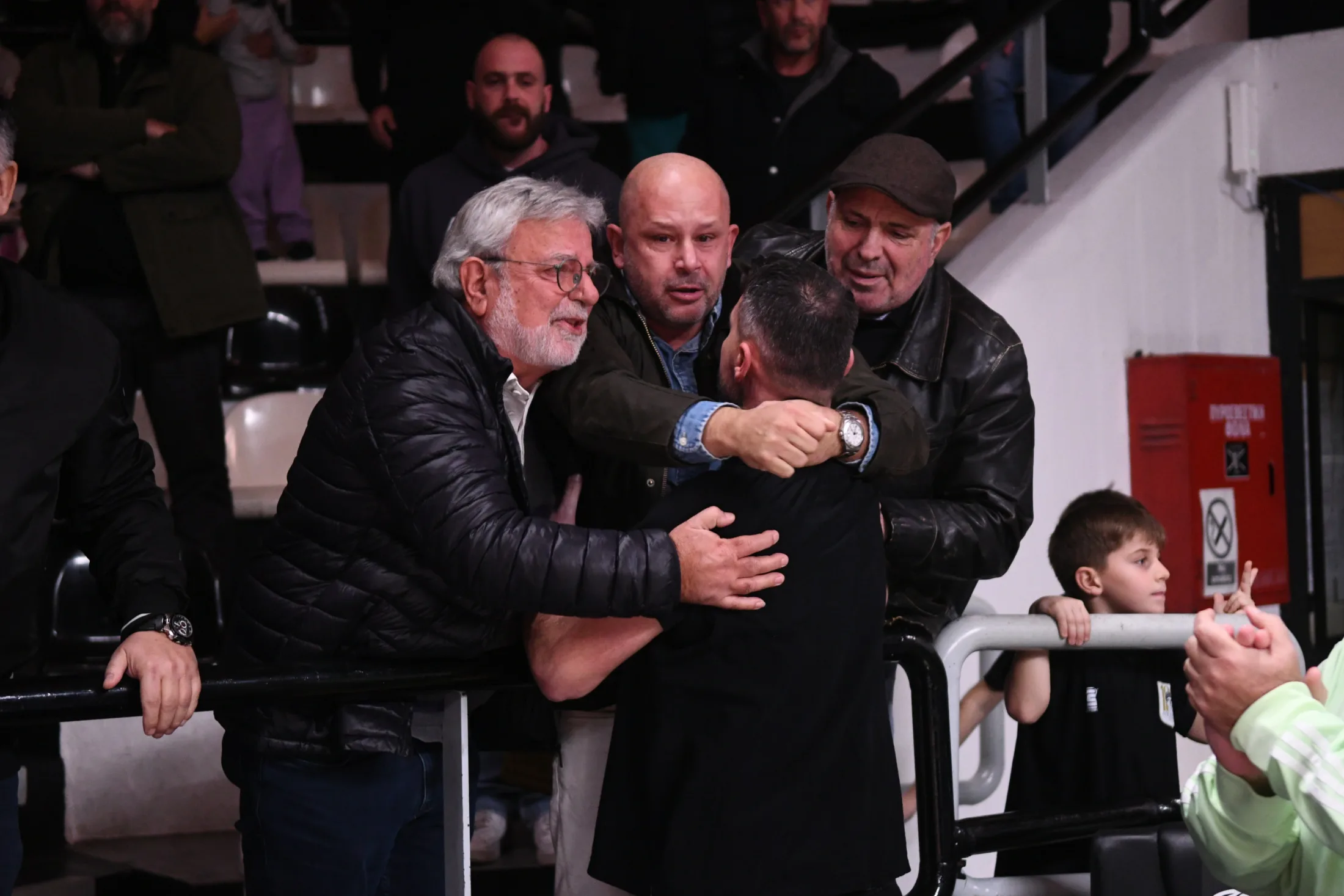 Η αφιέρωση του Τζαμάκου στον πρόεδρο του Απόλλωνα